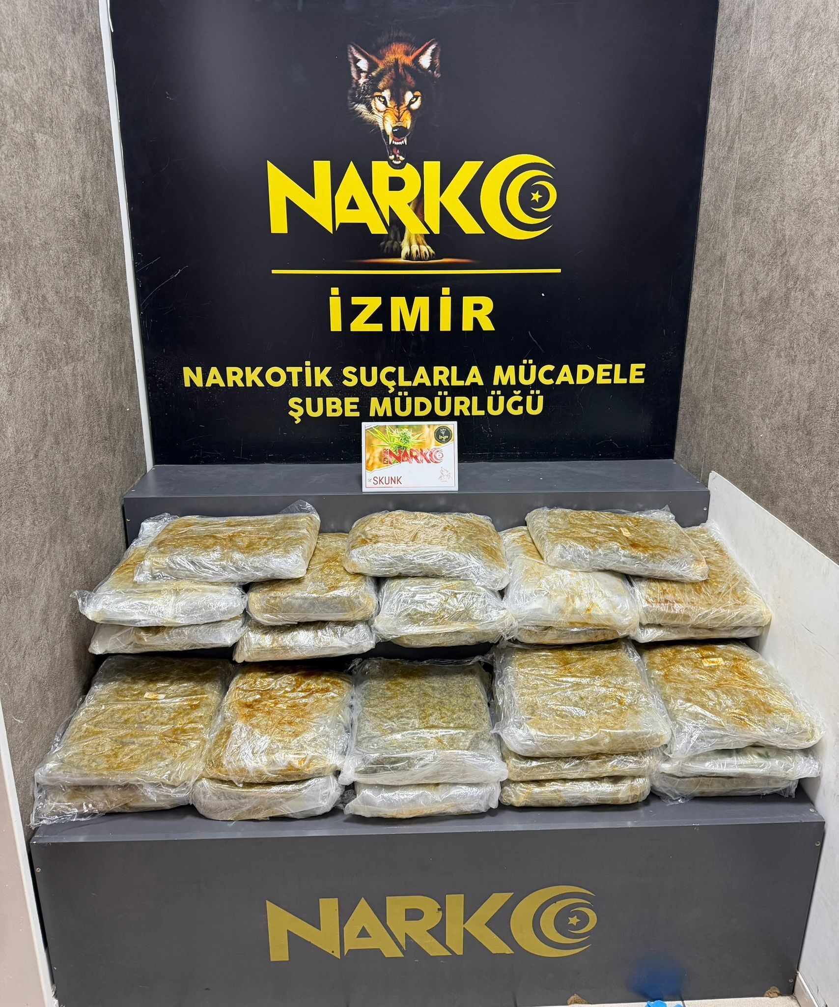 İzmir'de Zehir Tacirlerine Ikili Darbe (1)
