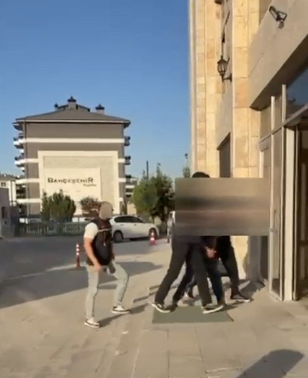 Kardeşinin Kimliğini Gösterdi, Polisi Kandıramadı (2)