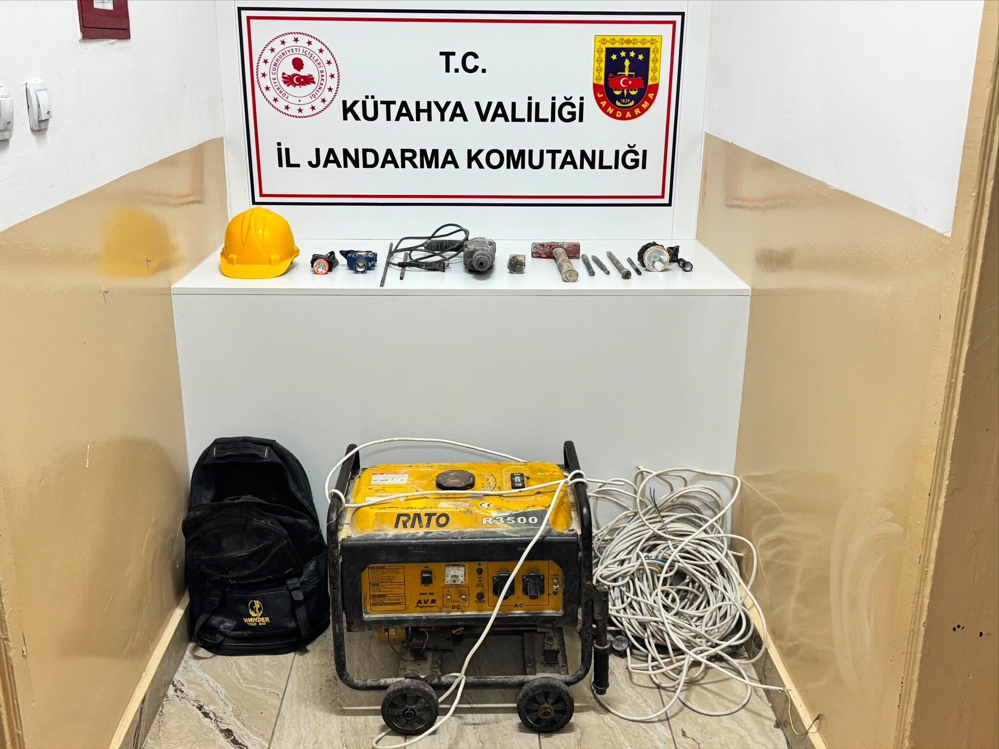 Köyün tenha kısmına gitmişler.. 2 kişi basıldı