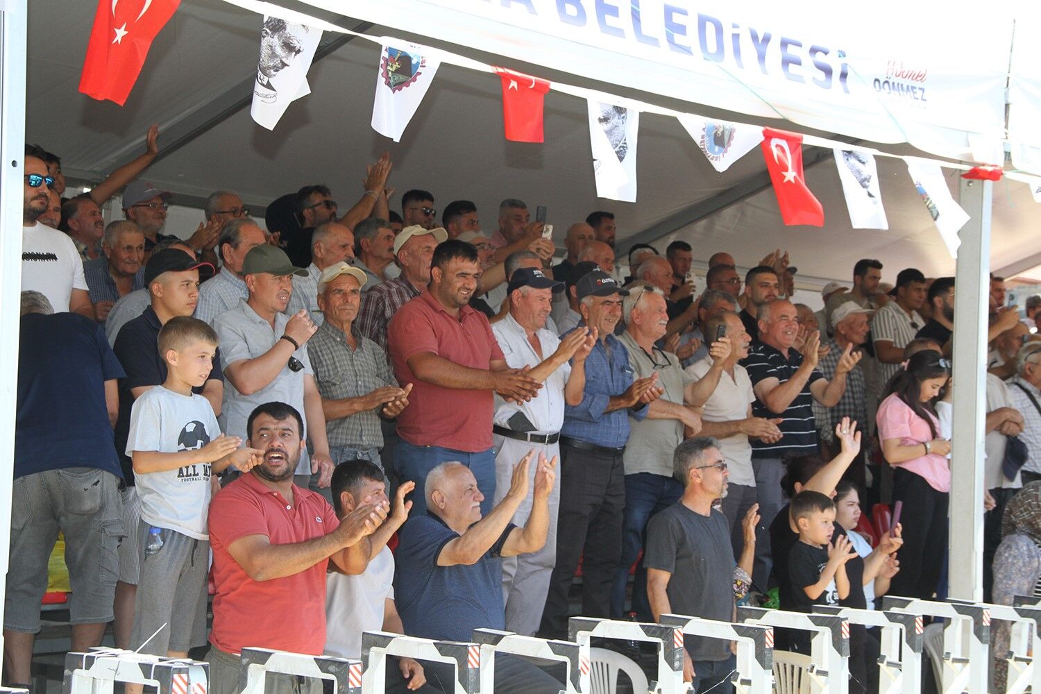 Kula Er Meydanı’nda Başpehlivan Feyzullah Aktürk (1)