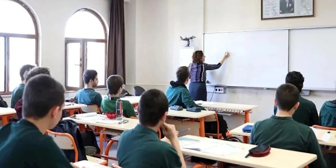 Meb’den Öğretmen Kıyafetleri Için Yeni Düzenleme.. Bu Kıyafetlere Dikkat Çekildi (1)