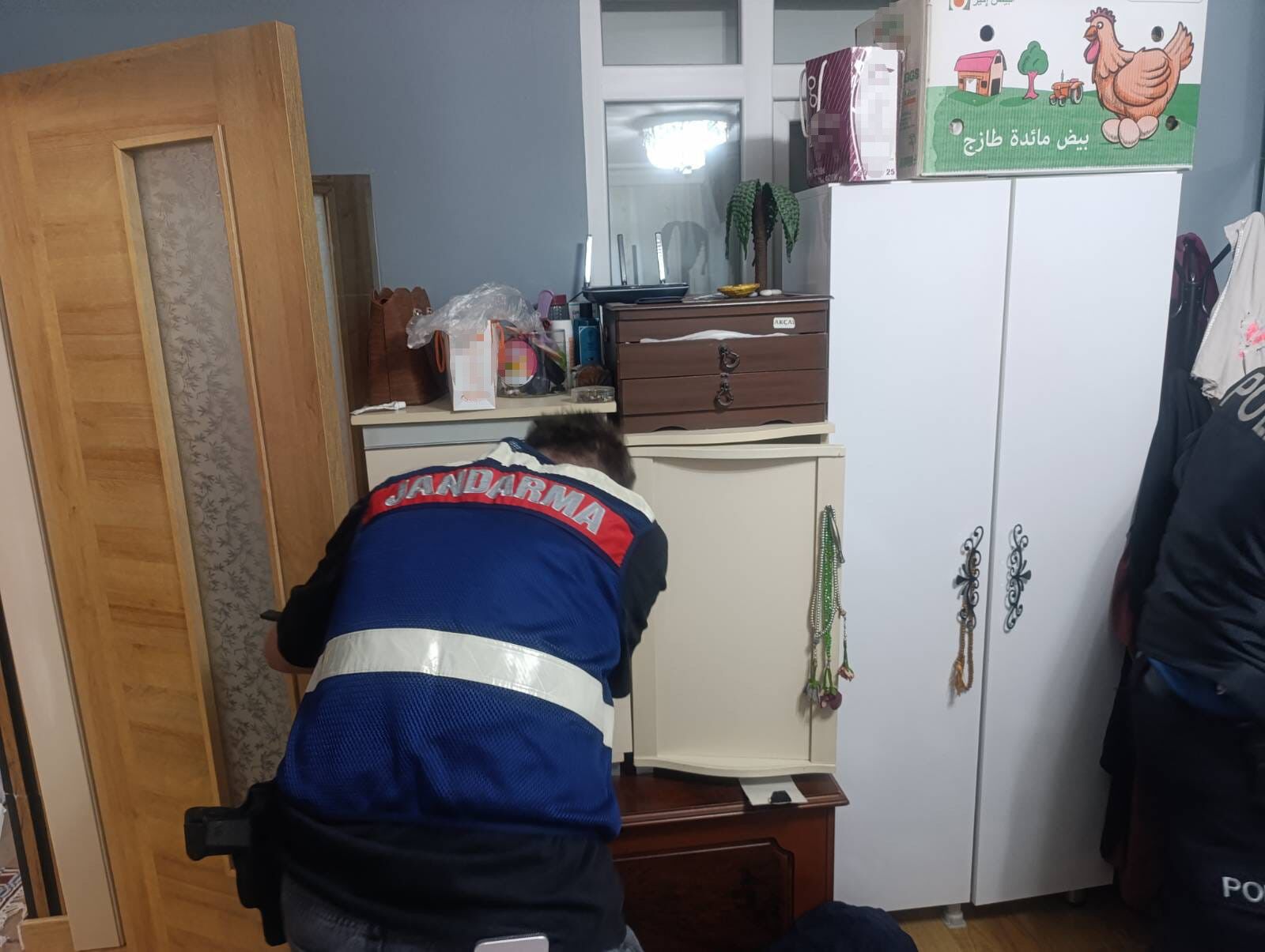 Operasyonda Yüklü Miktarda Para Ve Altın Yakalandı (6)