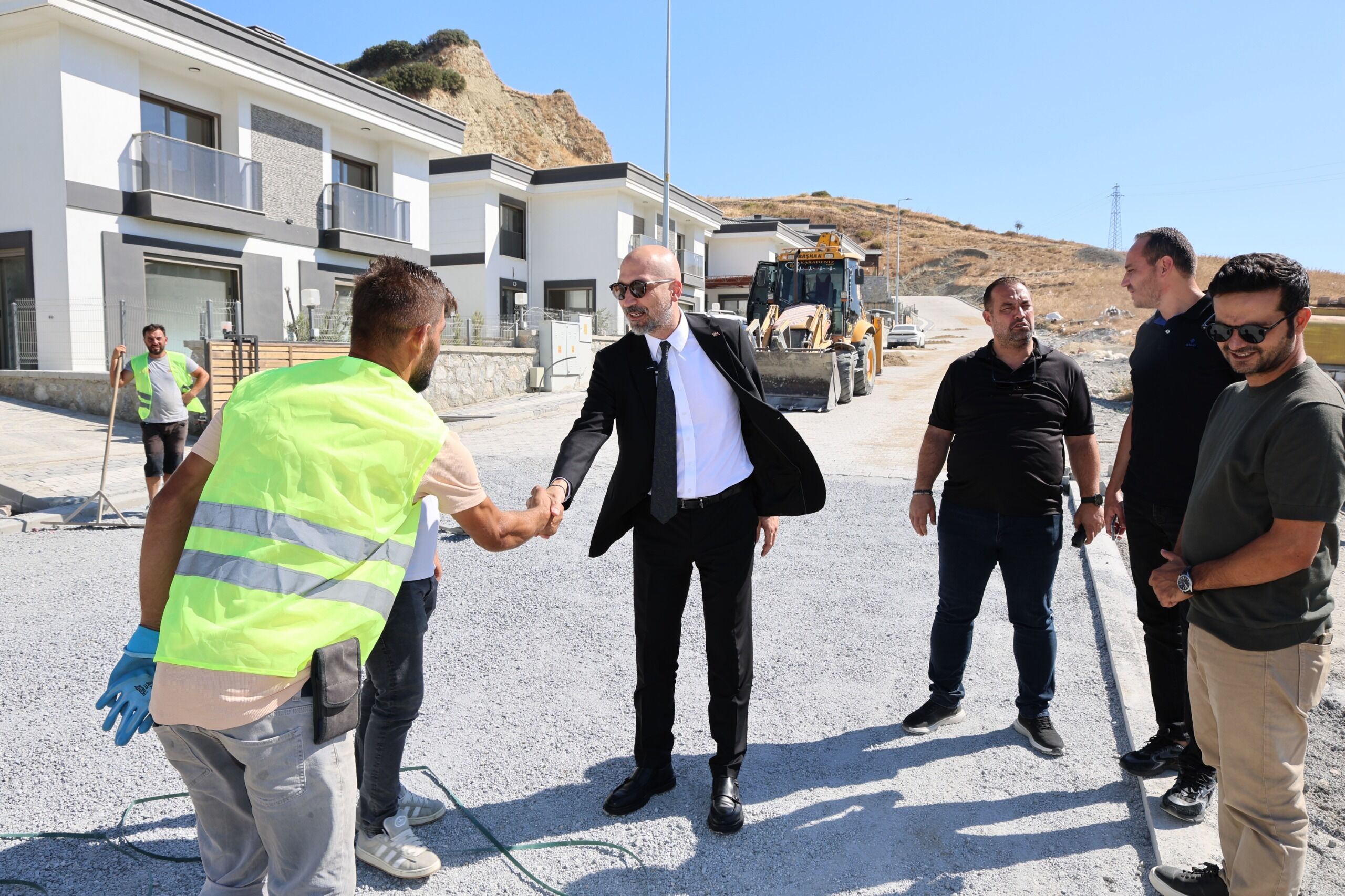 Söke’de Yol Hamlesi Sürüyor Başkan Arıkan Önderliğinde 100 Bin Metrekareye Yakın Parke Döşendi (4)