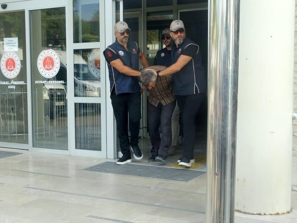Suikast Timindeki Karatepe'ye Maddi Yardımda Bulunan 10 Şüpheli Yakalandı (3)