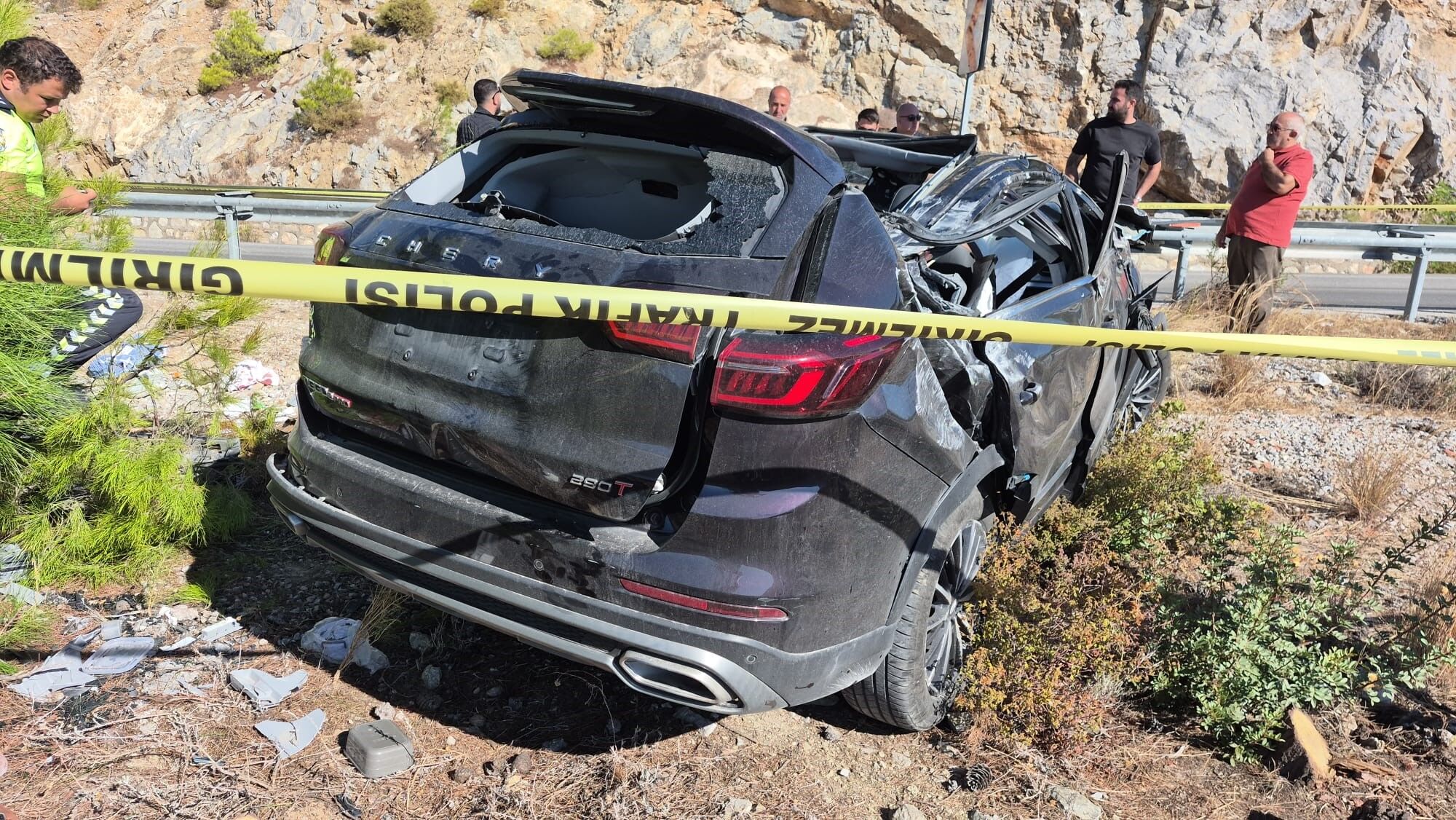 Trafik Kazasında 1 Kişi Hayatını Kaybetti, 3 Yaralı (2)