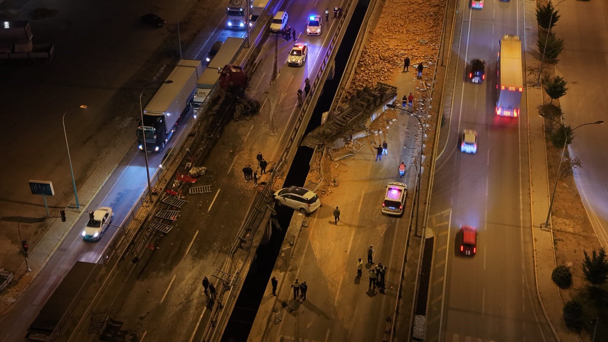 Trafik Kazasında 1 Kişi Hayatını Kaybetti, 7 Kişi Yaralı (2)