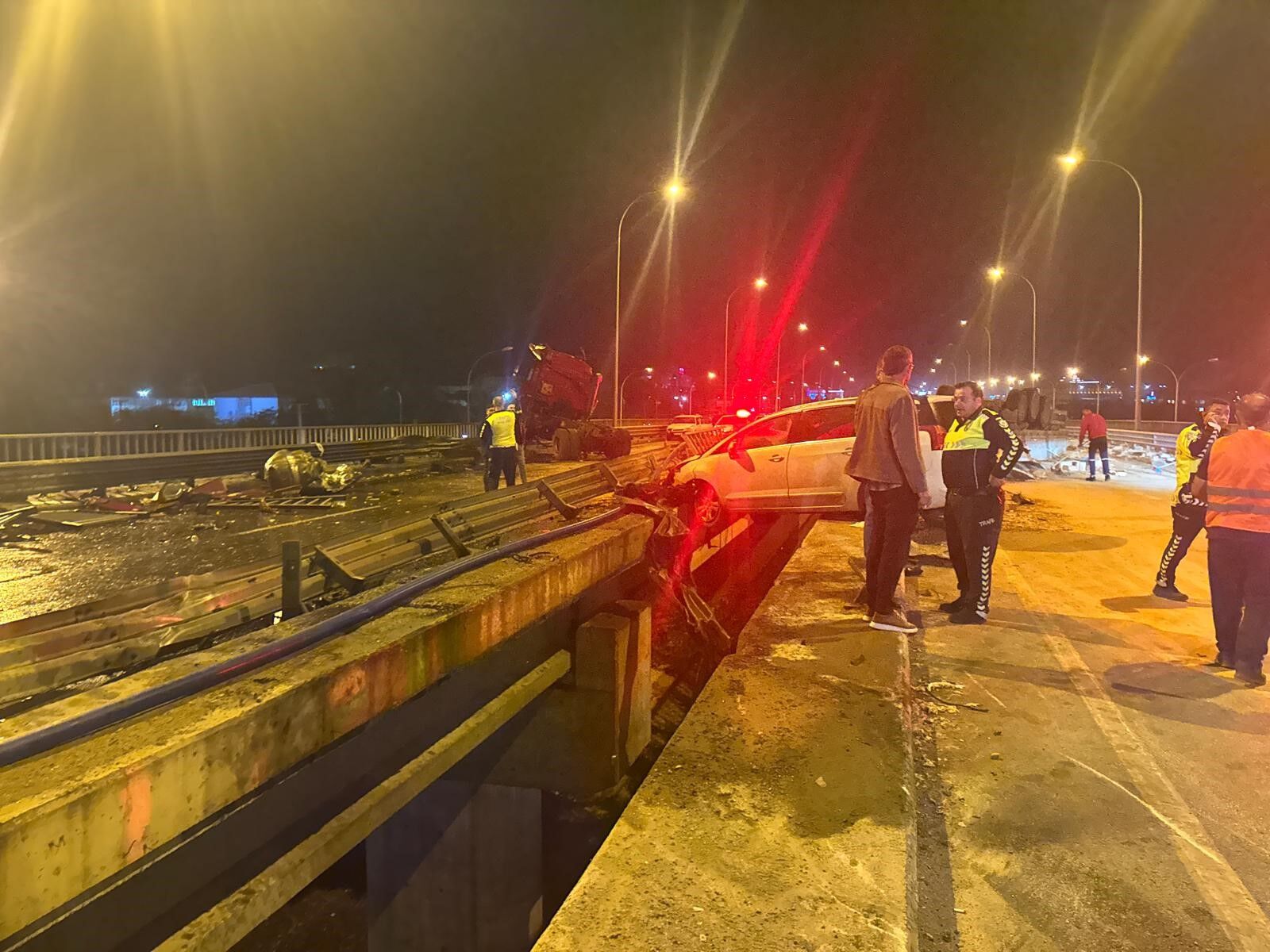 Trafik Kazasında 1 Kişi Hayatını Kaybetti, 7 Kişi Yaralı (7)