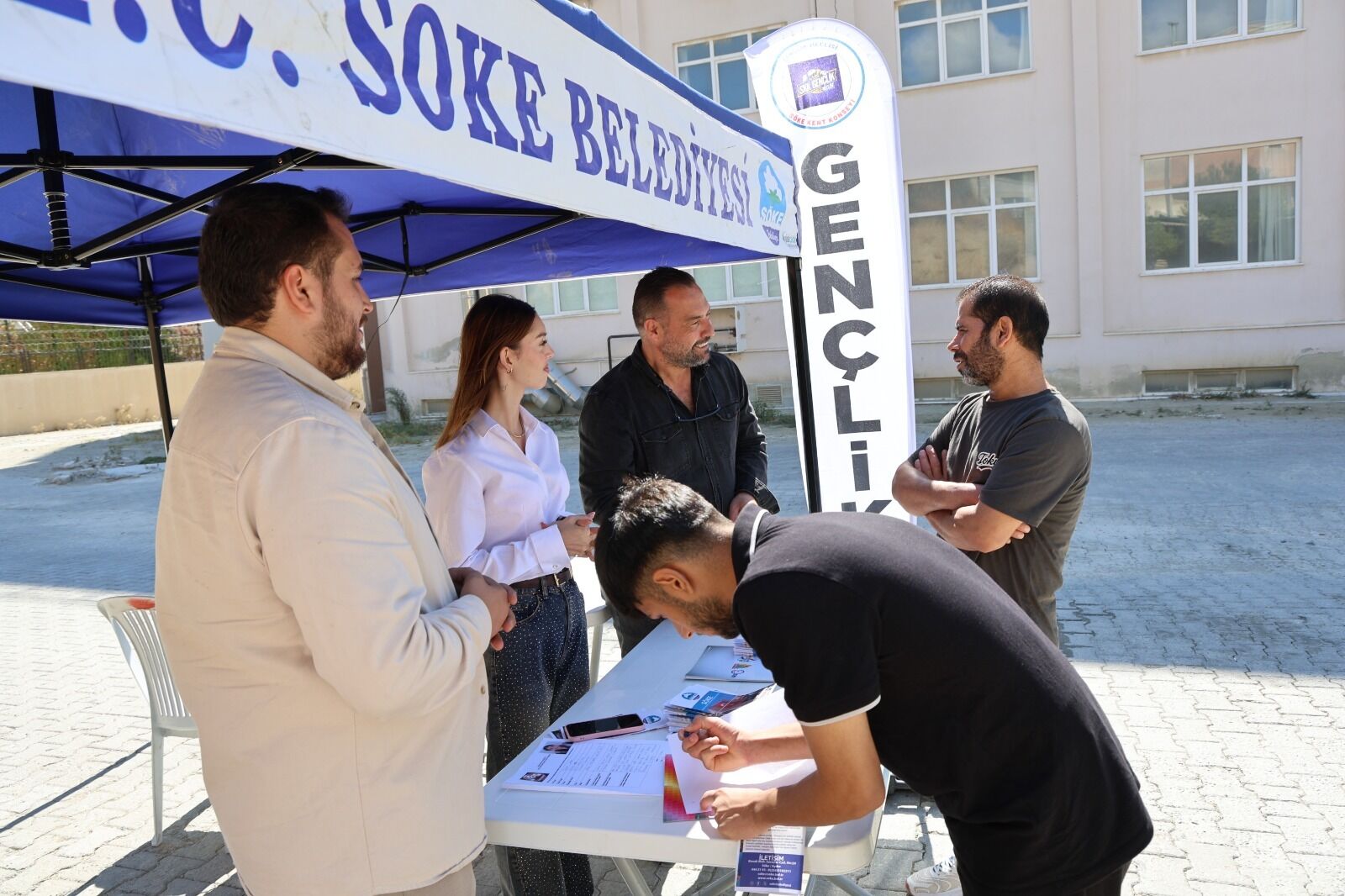 Üniversiteli Gençler Söke’de Dayanışma Standı Ile Karşılanıyor (2)