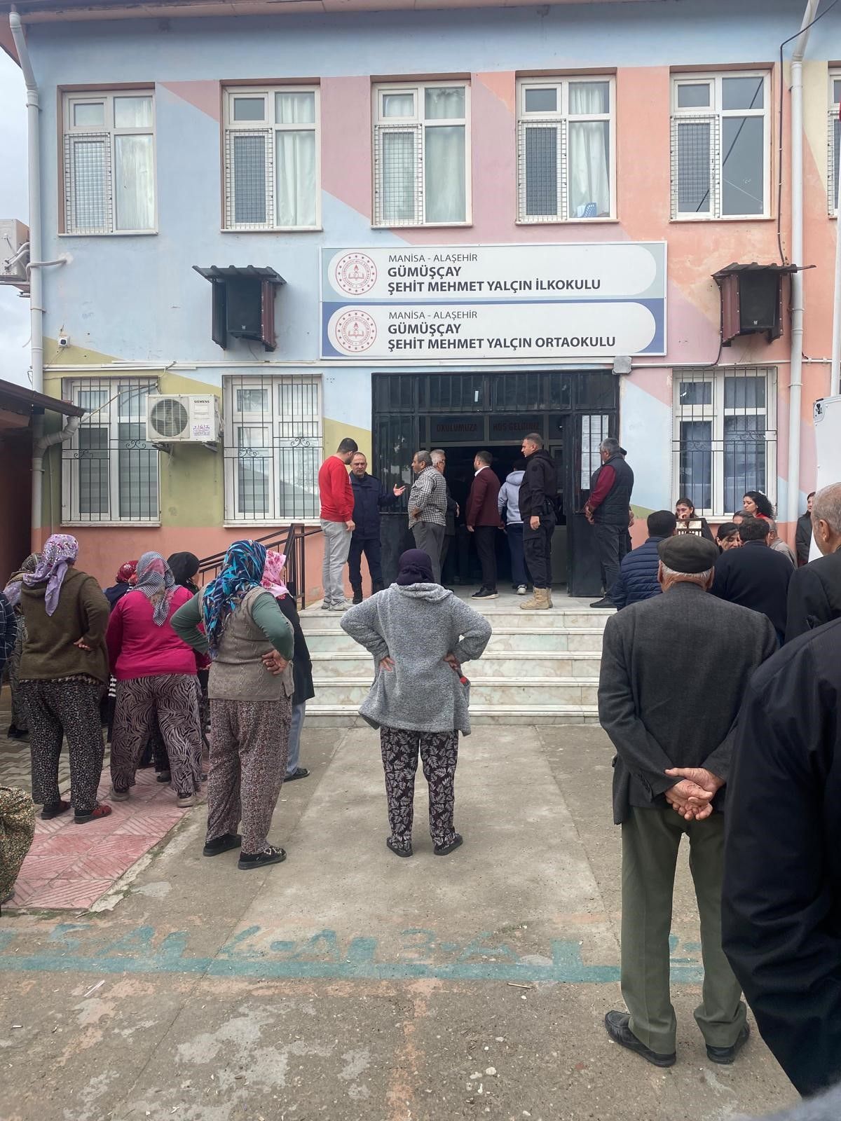 57 Yaşındaki Hizmetli Kalbine Yenildi (4)