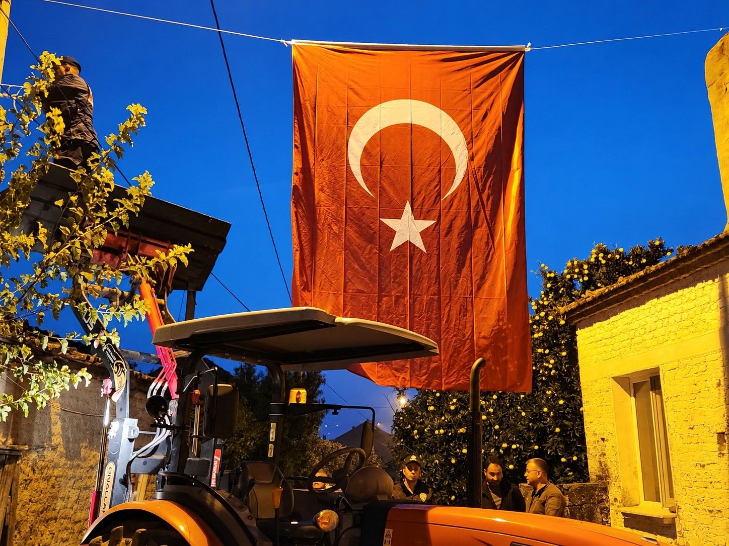 Aydın Yasta.. Şehidimiz Var (2)
