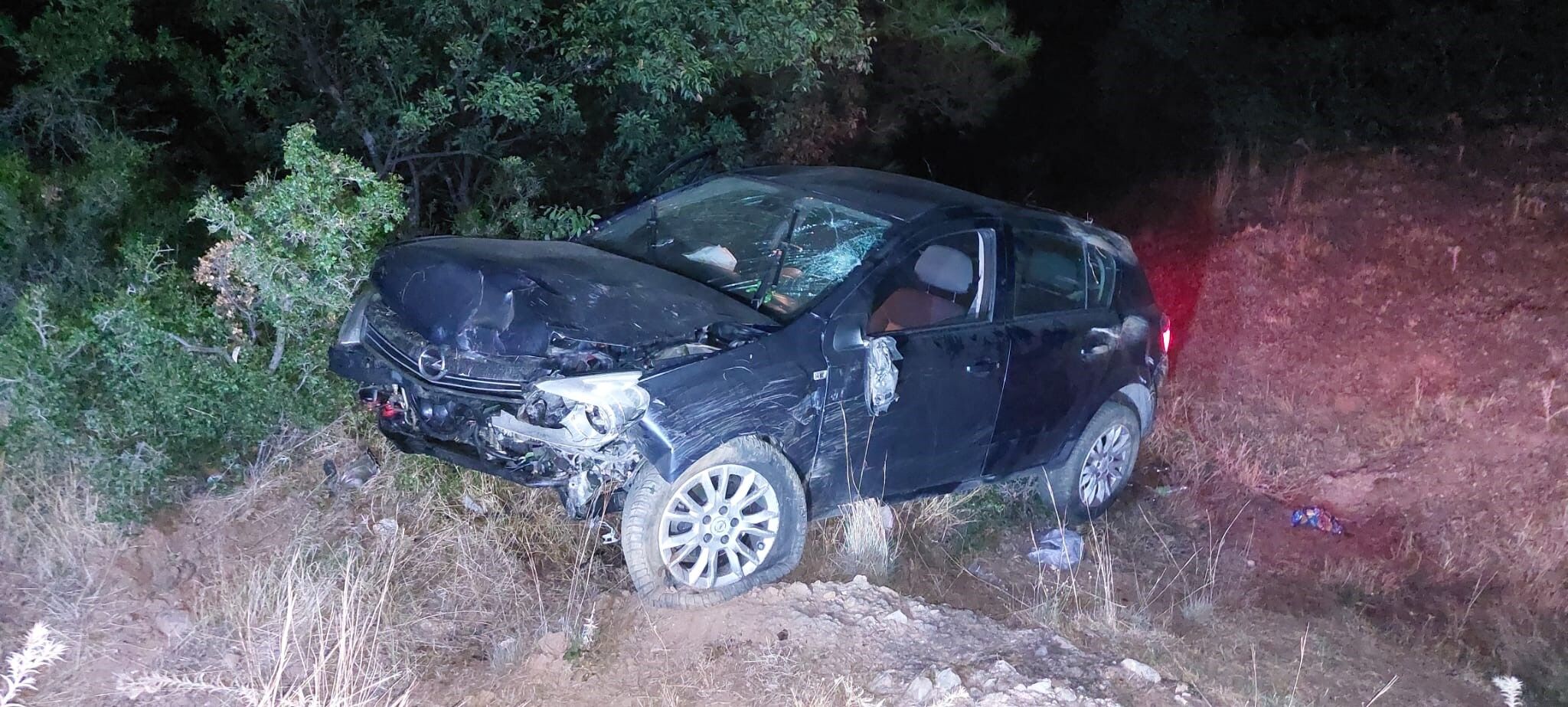 Aydın’da otomobil tarlaya uçtu