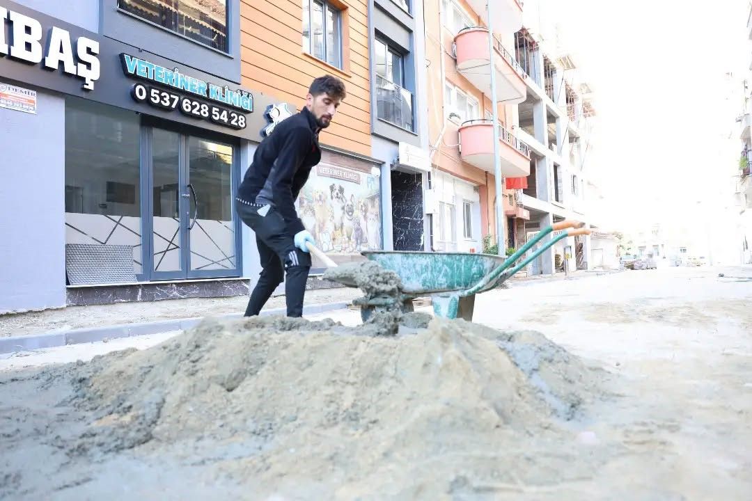 Başkan Aytekin Kaya Çalışıyor, İncirliova’da Üstyapı Dönüşümü Devam Ediyor (3)
