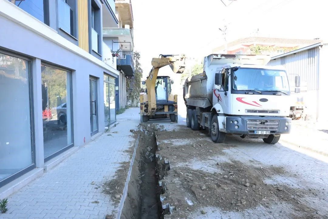 Çerçioğlu Çalışıyor, İncirliova’da 1,3 Milyarlık Çalışmalar Devam Ediyor (2)