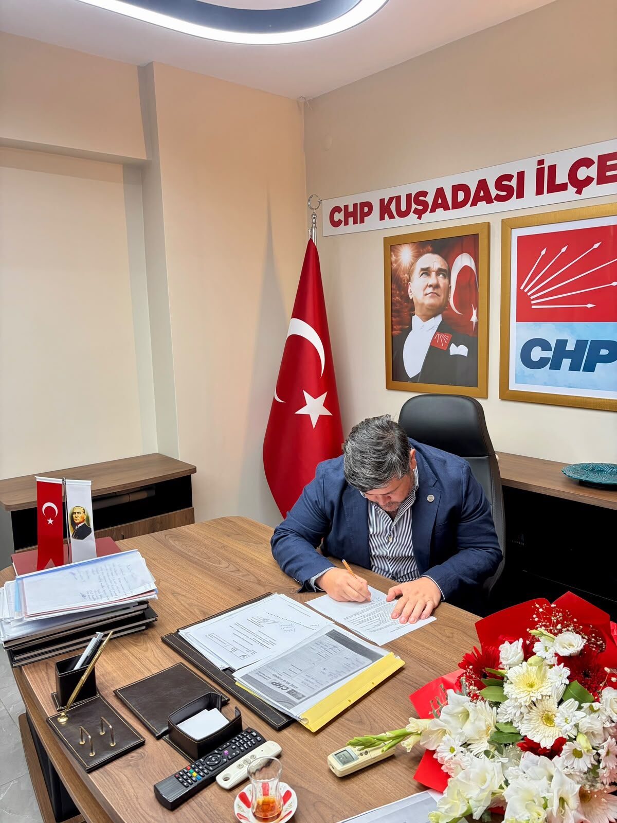 Chp Kuşadası Örgütünde Devir Teslim Başkan Berberoğlu Birlik Ve Beraberlik Mesajı Verdi (3)