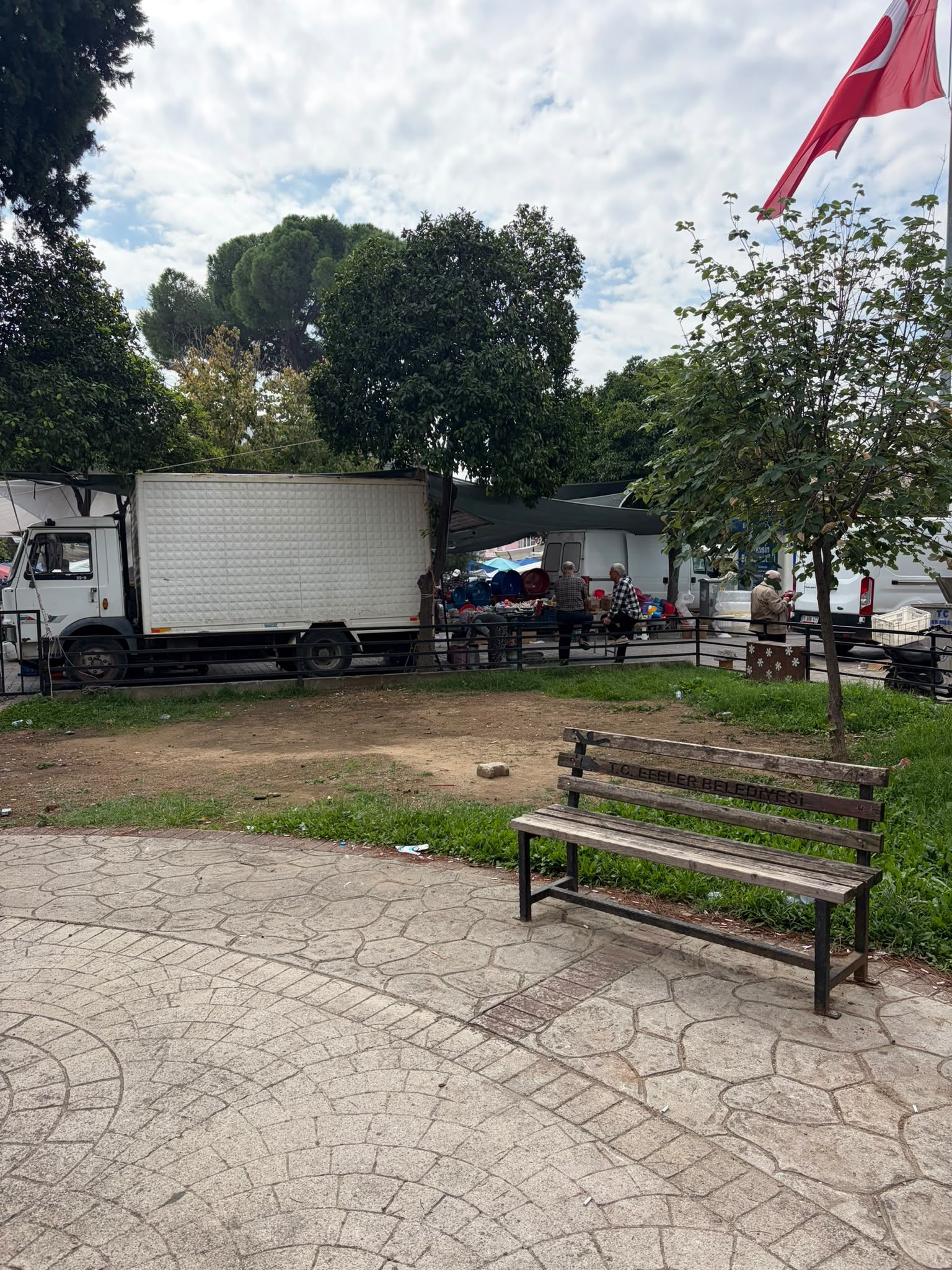 Efeler Belediyesi Ortada Yok, Parkların Hali Tepki Topluyor (2)