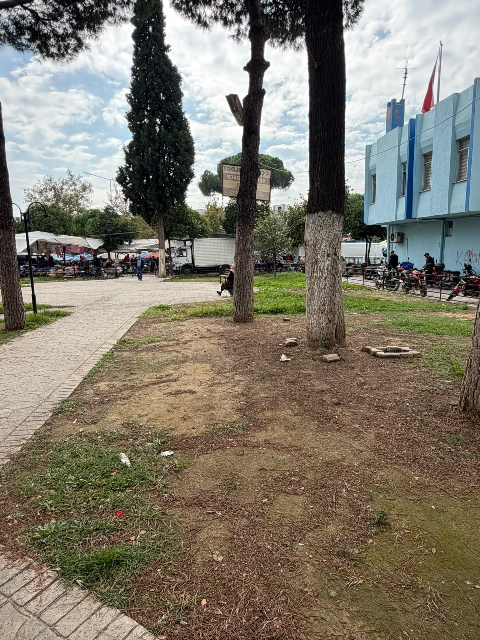 Efeler Belediyesi Ortada Yok, Parkların Hali Tepki Topluyor (5)