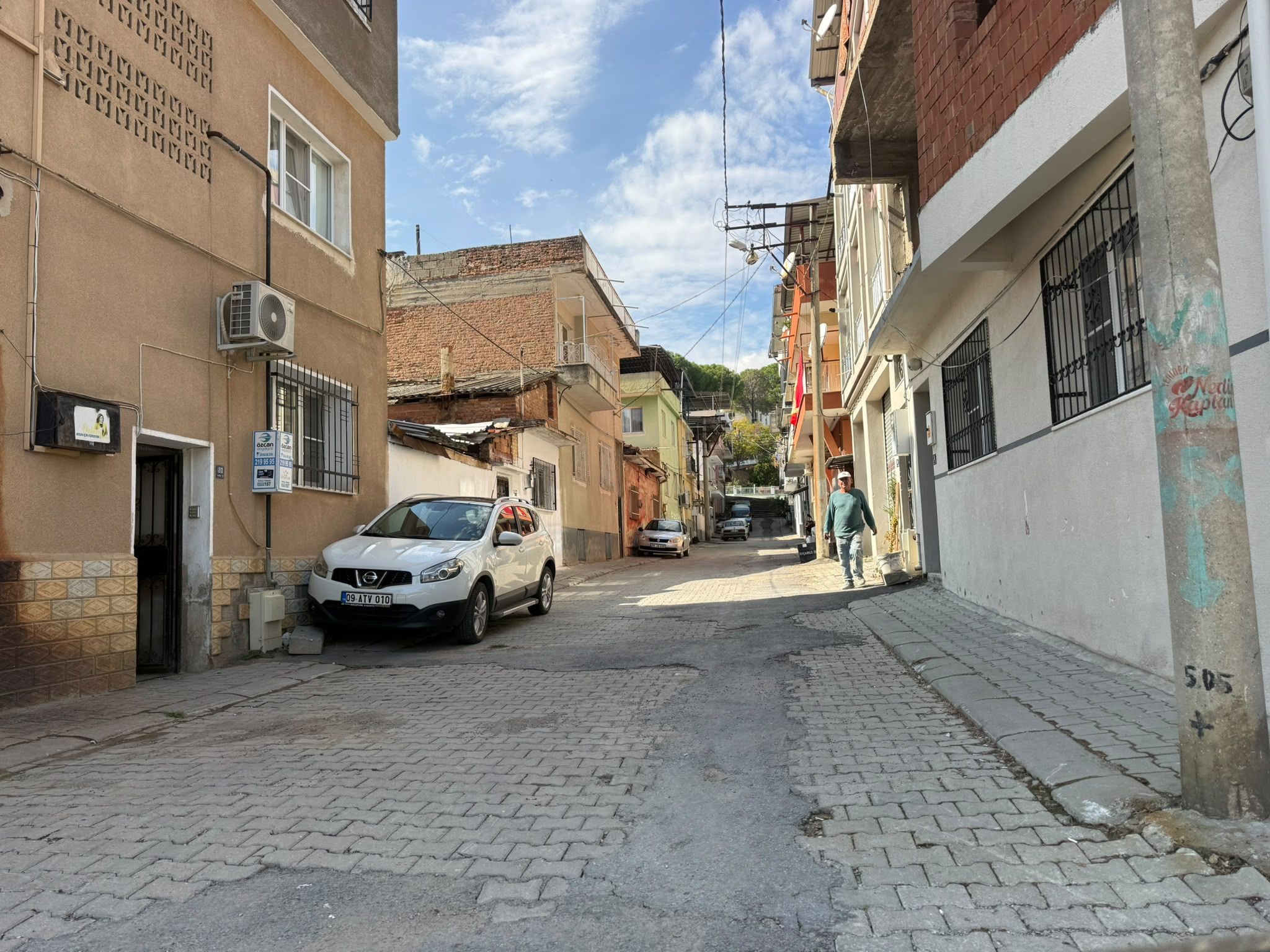 Koçarlı Hizmeti Unuttu Sokaklar Yamalı, Vatandaş Tepkili (5)