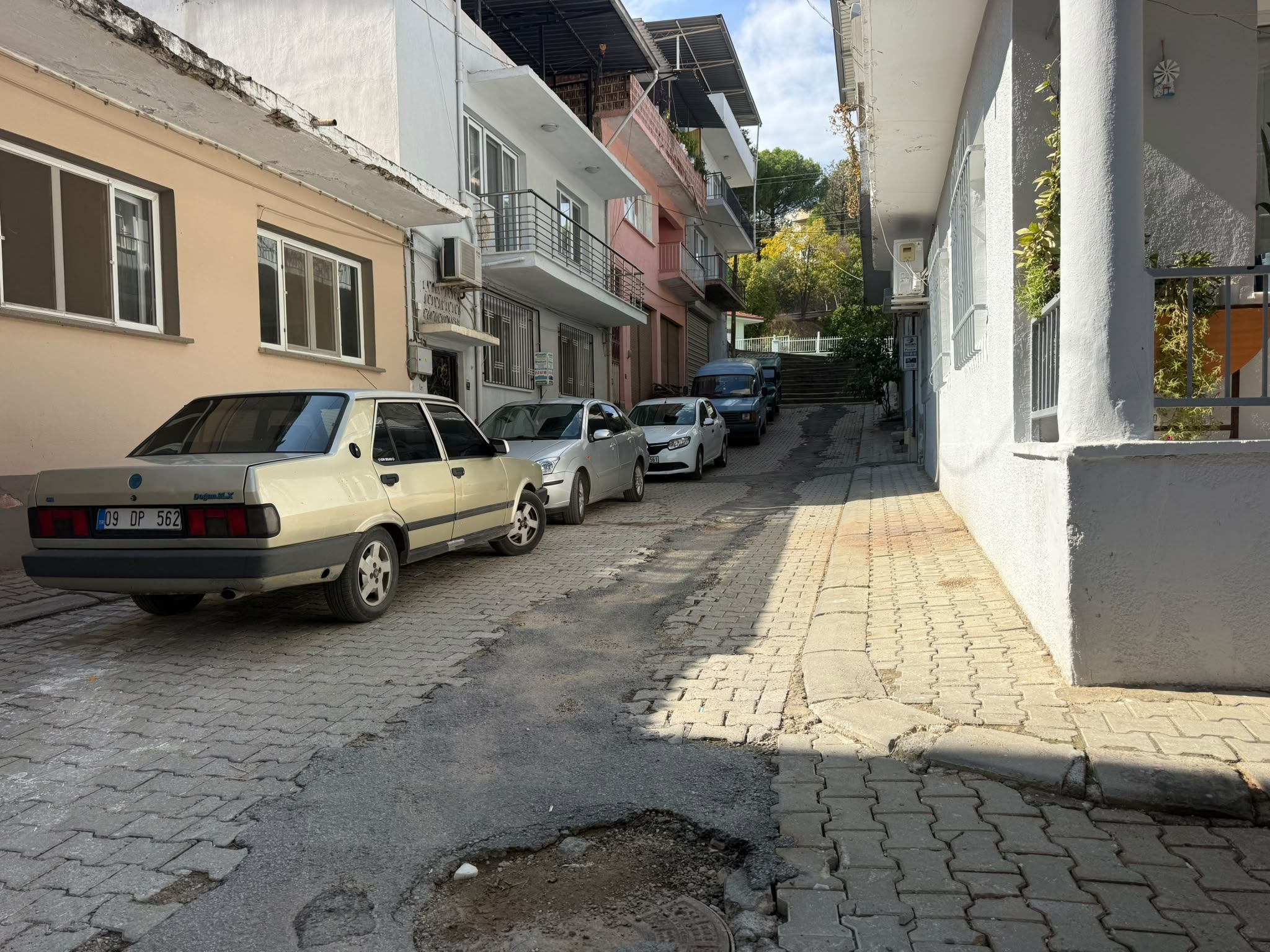 Koçarlı Hizmeti Unuttu Sokaklar Yamalı, Vatandaş Tepkili (9)