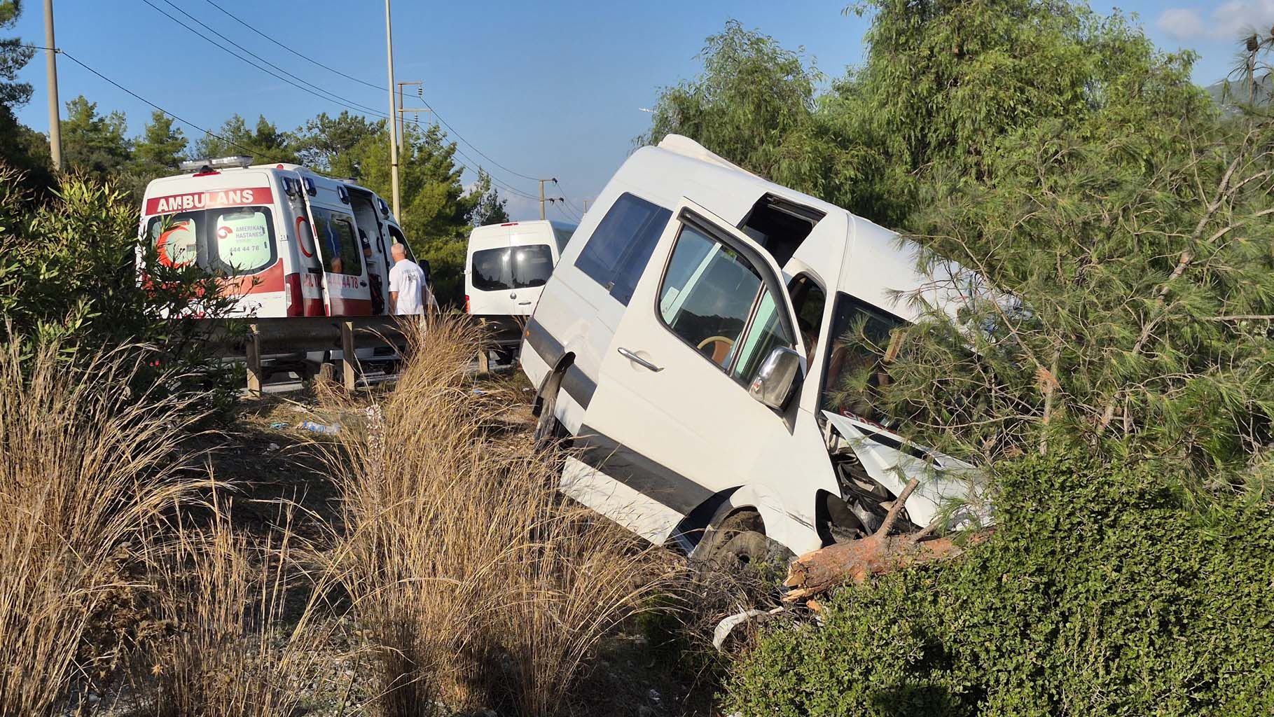 Minibüs Kaza Yaptı (2)