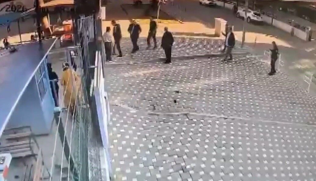 Okul Önünde Bekçiye Saldırdı, Bakın Kim Çıktı (3)