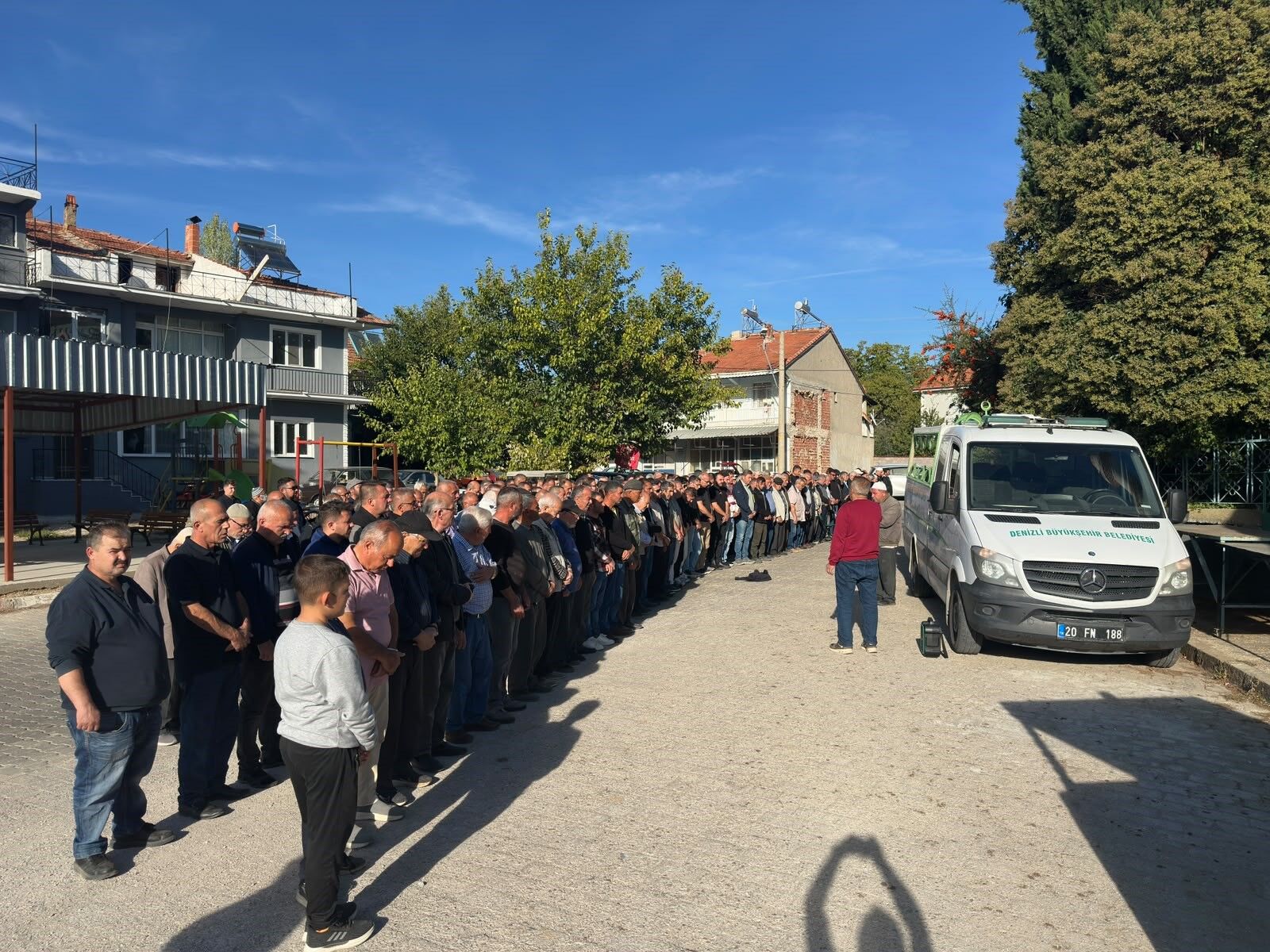 Pansiyonda Cansız Bedenleri Bulunan Karı Koca Son Yolculuğuna Uğurlandı (5)