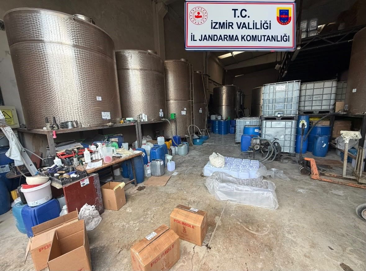 Sahte Alkol Imalathanesine Operasyon.. 21 Bin Litre Etil Alkol Ele Geçirildi (3)