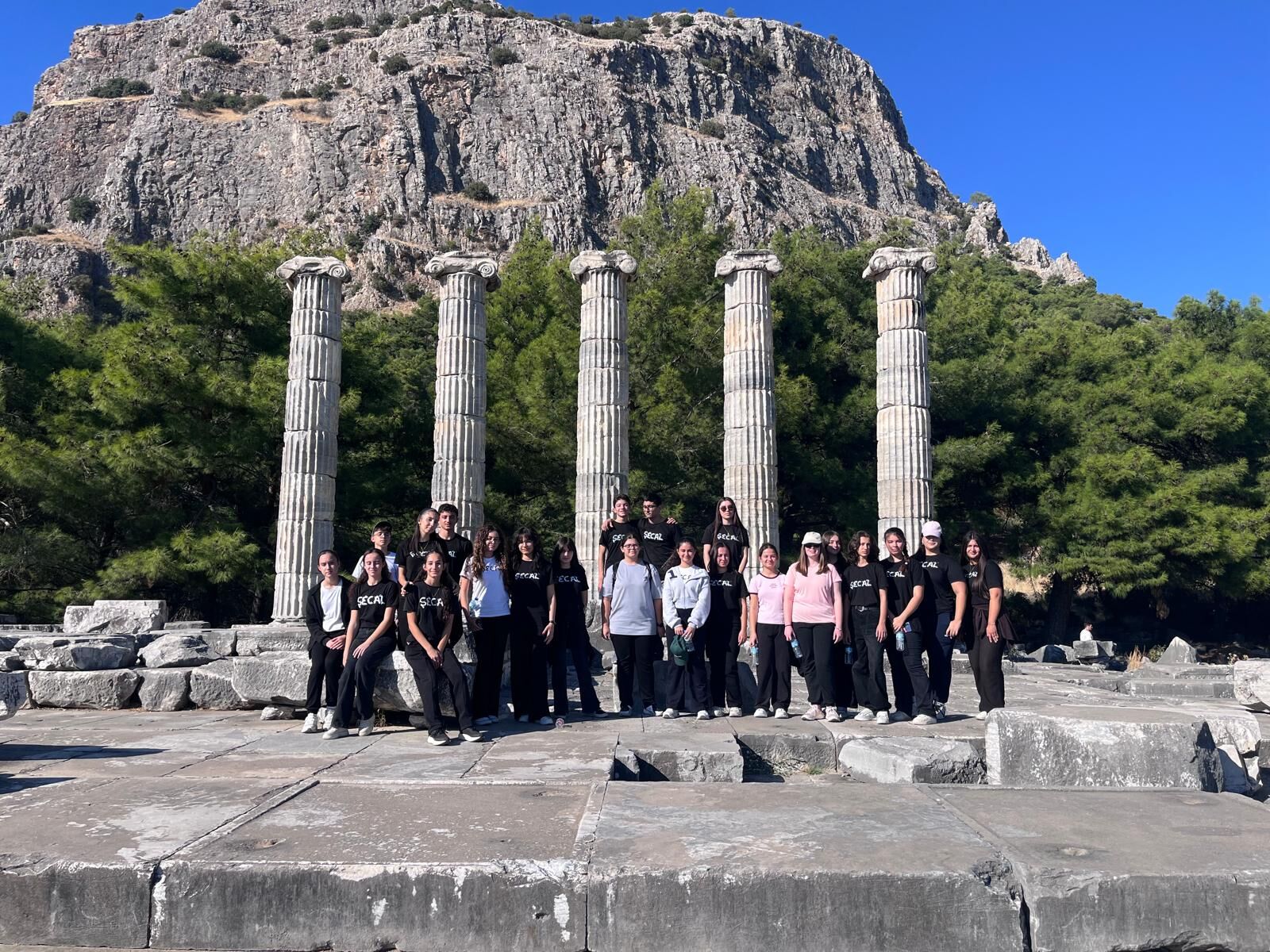 Söke'de gençler Priene Antik Kenti’nde tarihle buluştu