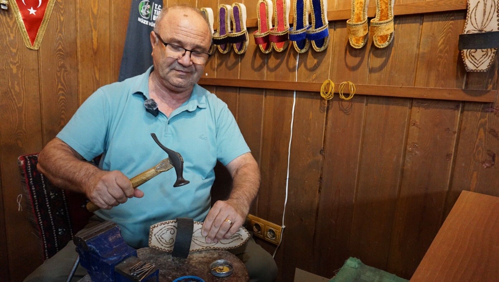 Yılların Takunya Ustası Plastiğe Direniyor (2)